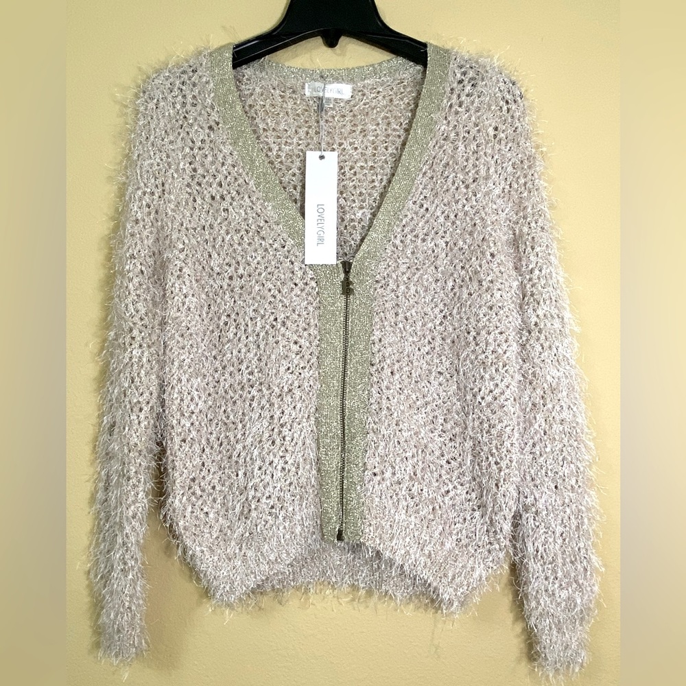 NEW Gorgeous &  elegant sweater in tan and gold color. Size S/M
